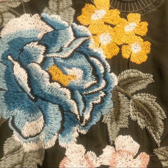 Johnny Was 100% SILK Alice Flower Embroidery Green Floral Bomber Jacket Boho - Picture 5 of 12